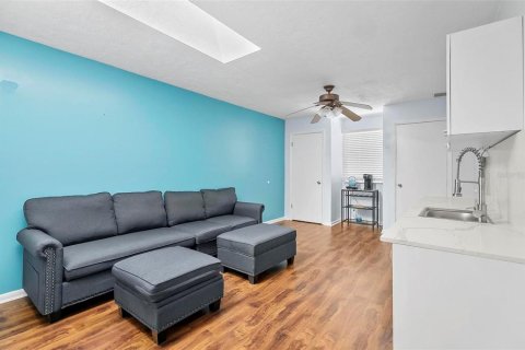 House in Palm Coast, Florida 3 bedrooms, 240.99 sq.m. № 1591364 - photo 8