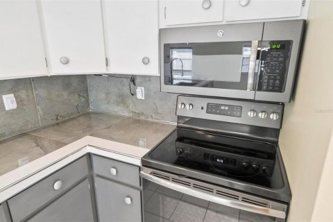 House in Palm Coast, Florida 3 bedrooms, 240.99 sq.m. № 1591364 - photo 23
