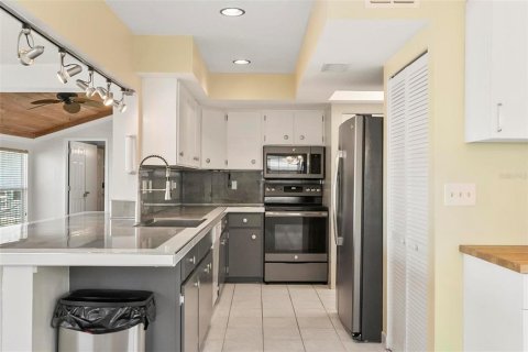 House in Palm Coast, Florida 3 bedrooms, 240.99 sq.m. № 1591364 - photo 19