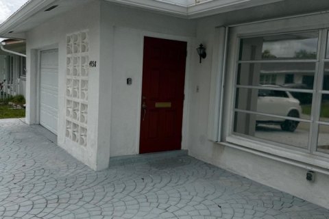Купить виллу или дом в Тамарак, Флорида 3 комнаты, 168.8м2, № 2078186 - фото 3