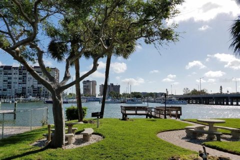 Condominio en alquiler en Treasure Island, Florida, 1 dormitorio, 53.88 m2 № 1835954 - foto 2