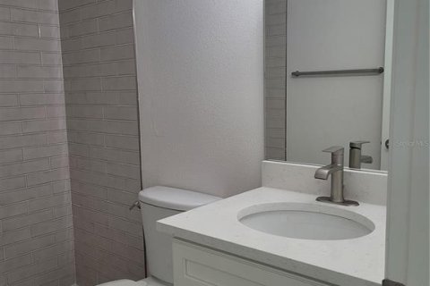Condominio en alquiler en Treasure Island, Florida, 1 dormitorio, 53.88 m2 № 1835954 - foto 11