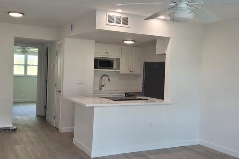 Condominio en alquiler en Treasure Island, Florida, 1 dormitorio, 53.88 m2 № 1835954 - foto 9