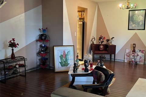 House in Orlando, Florida 3 bedrooms, 154.5 sq.m. № 1802403 - photo 3