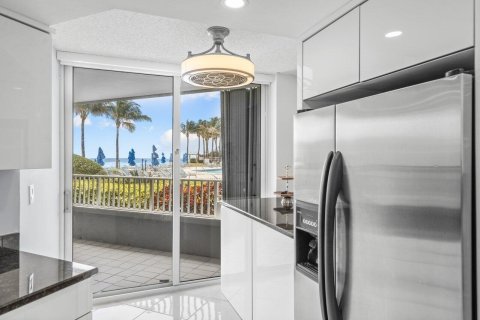 Condo in Riviera Beach, Florida, 2 bedrooms  № 2251506 - photo 15