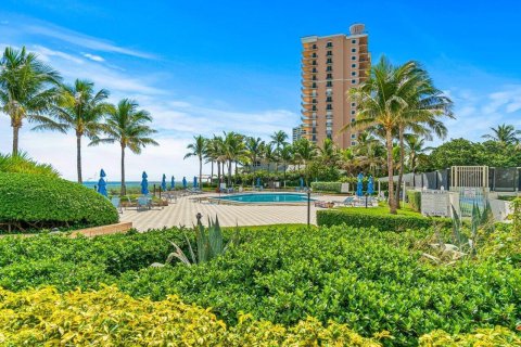Condo in Riviera Beach, Florida, 2 bedrooms  № 2251506 - photo 22