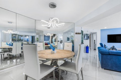 Condo in Riviera Beach, Florida, 2 bedrooms  № 2251506 - photo 10