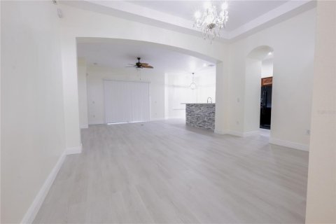 Купить виллу или дом в Ривервью, Флорида 7 комнат, 194.63м2, № 1720621 - фото 21