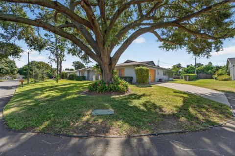 House in Lakeland, Florida 3 bedrooms, 180.32 sq.m. № 2236109 - photo 4