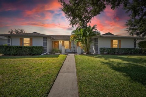 House in Lakeland, Florida 3 bedrooms, 180.32 sq.m. № 2236109 - photo 27