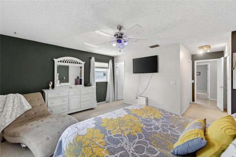 House in Lakeland, Florida 3 bedrooms, 180.32 sq.m. № 2236109 - photo 17