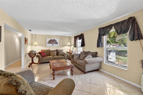 House in Lakeland, Florida 3 bedrooms, 180.32 sq.m. № 2236109 - photo 7