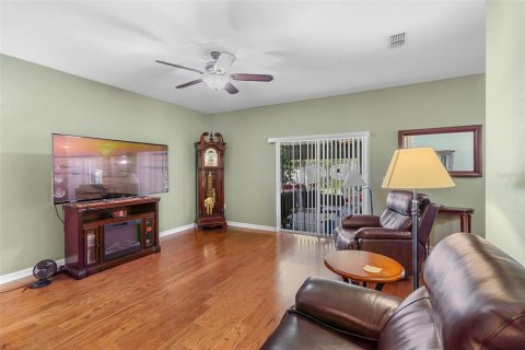 Casa en venta en Mount Dora, Florida, 4 dormitorios, 229.84 m2 № 1885098 - foto 21