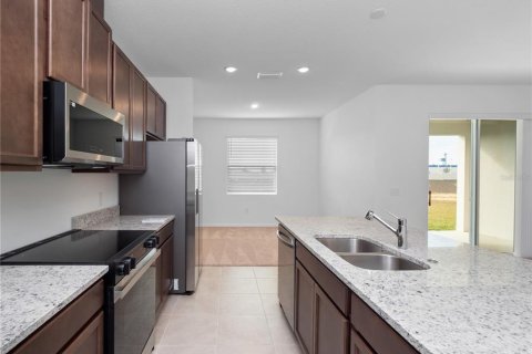Casa en venta en Haines City, Florida, 4 dormitorios, 168.99 m2 № 2234932 - foto 6