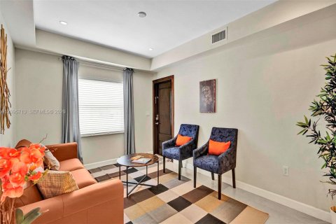 Villa ou maison à louer à South Miami, Floride: 3 chambres, 127.18 m2 № 2385051 - photo 6