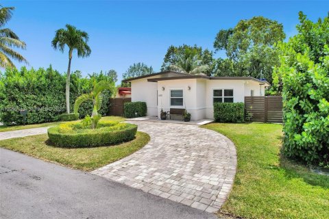 Villa ou maison à louer à South Miami, Floride: 3 chambres, 127.18 m2 № 2385051 - photo 3