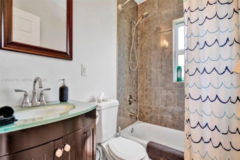 Villa ou maison à louer à South Miami, Floride: 3 chambres, 127.18 m2 № 2385051 - photo 30