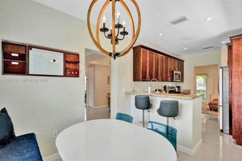 Villa ou maison à louer à South Miami, Floride: 3 chambres, 127.18 m2 № 2385051 - photo 8