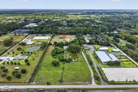 Commercial property in Loxahatchee Groves, Florida № 2171462