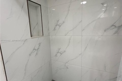 Снять в аренду кондоминиум в Майами, Флорида 2 спальни, 97.55м2, № 2005882 - фото 14