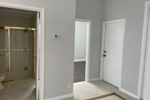 Villa ou maison à louer à Miramar, Floride: 4 chambres, 210.24 m2 № 1997657 - photo 10