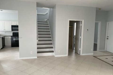 Villa ou maison à louer à Miramar, Floride: 4 chambres, 210.24 m2 № 1997657 - photo 5