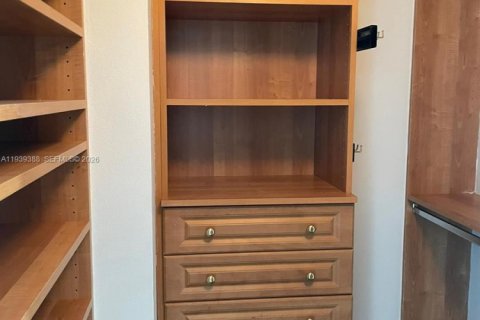 Villa ou maison à louer à Miramar, Floride: 4 chambres, 210.24 m2 № 1997657 - photo 21