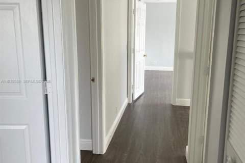 Villa ou maison à louer à Miramar, Floride: 4 chambres, 210.24 m2 № 1997657 - photo 30