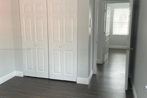 Villa ou maison à louer à Miramar, Floride: 4 chambres, 210.24 m2 № 1997657 - photo 27