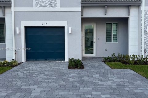 Touwnhouse à louer à Homestead, Floride: 3 chambres № 1987622 - photo 2