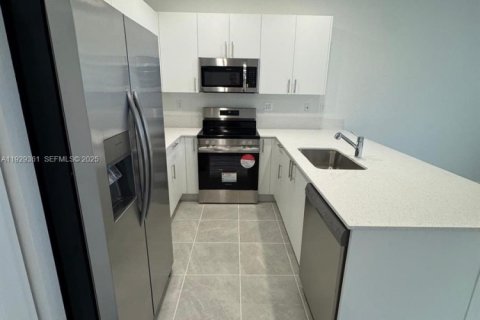 Touwnhouse à louer à Homestead, Floride: 3 chambres № 1987622 - photo 7