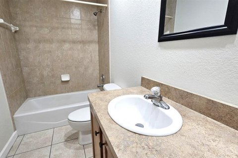 Condo in Rotonda, Florida, 2 bedrooms  № 2103569 - photo 19