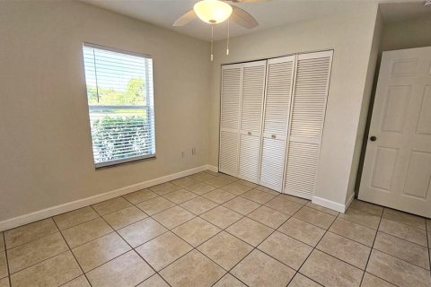 Condo in Rotonda, Florida, 2 bedrooms  № 2103569 - photo 18