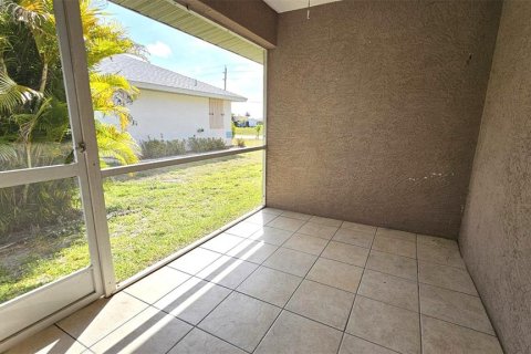 Condo in Rotonda, Florida, 2 bedrooms  № 2103569 - photo 21