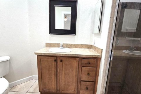 Condo in Rotonda, Florida, 2 bedrooms  № 2103569 - photo 15