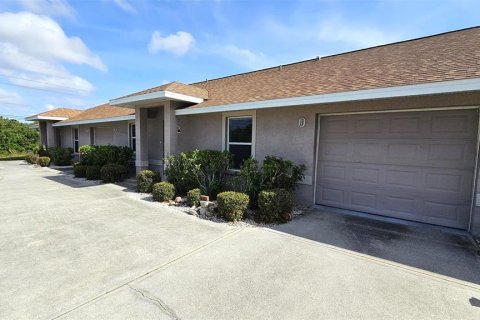Condo in Rotonda, Florida, 2 bedrooms  № 2103569 - photo 2