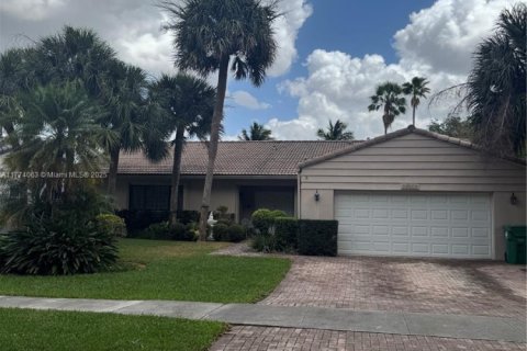House in Miami Lakes, Florida 3 bedrooms, 193.42 sq.m. № 1692672 - photo 29