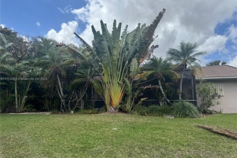 House in Miami Lakes, Florida 3 bedrooms, 193.42 sq.m. № 1692672 - photo 23