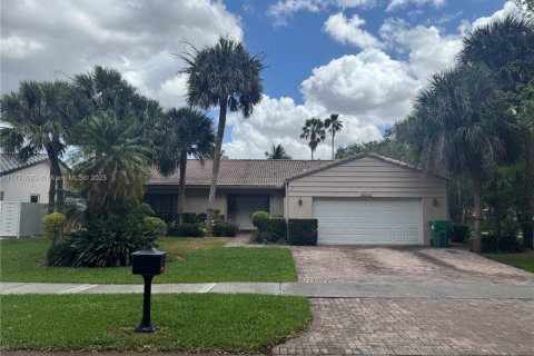 House in Miami Lakes, Florida 3 bedrooms, 193.42 sq.m. № 1692672 - photo 28