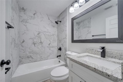 Casa en alquiler en Palm Bay, Florida, 3 dormitorios, 130.99 m2 № 1903241 - foto 30