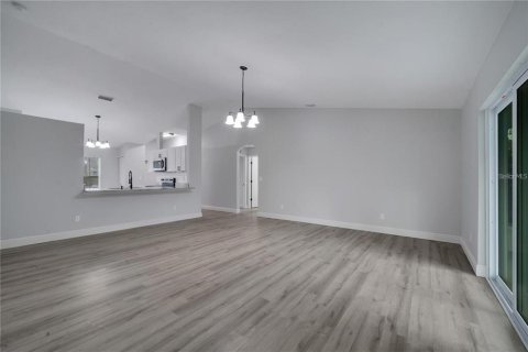 Casa en alquiler en Palm Bay, Florida, 3 dormitorios, 130.99 m2 № 1903241 - foto 17