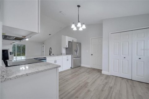 Casa en alquiler en Palm Bay, Florida, 3 dormitorios, 130.99 m2 № 1903241 - foto 11