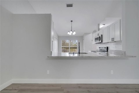 Casa en alquiler en Palm Bay, Florida, 3 dormitorios, 130.99 m2 № 1903241 - foto 18