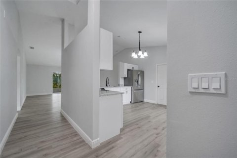 Casa en alquiler en Palm Bay, Florida, 3 dormitorios, 130.99 m2 № 1903241 - foto 9