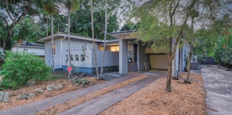 Casa en North Miami, Florida 3 dormitorios, 172.33 m2 № 2388075