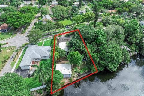 Casa en alquiler en North Miami, Florida, 3 dormitorios, 172.33 m2 № 2388075 - foto 9