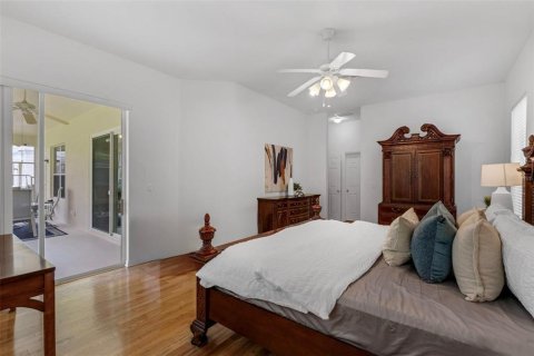 House in Orlando, Florida 4 bedrooms, 290.04 sq.m. № 1786302 - photo 22