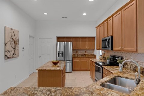 House in Orlando, Florida 4 bedrooms, 290.04 sq.m. № 1786302 - photo 15