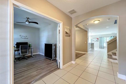 House in Orlando, Florida 5 bedrooms, 289.2 sq.m. № 2147566 - photo 8