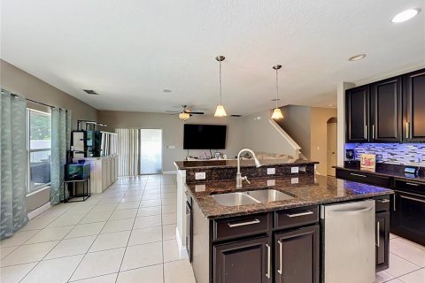 House in Orlando, Florida 5 bedrooms, 289.2 sq.m. № 2147566 - photo 23